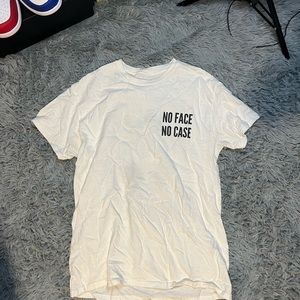 “no face no case” graphic tee